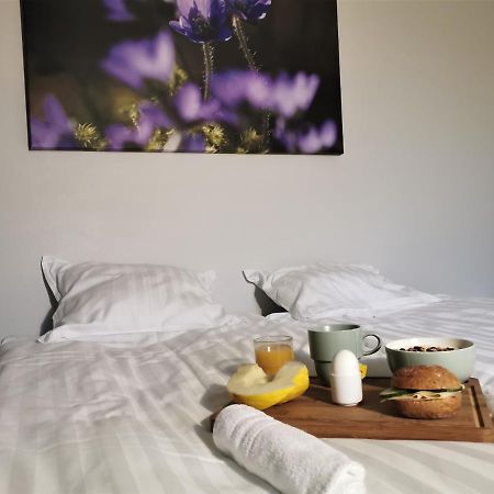 Broholm Bed&Breakfast Lidkoping Bagian luar foto
