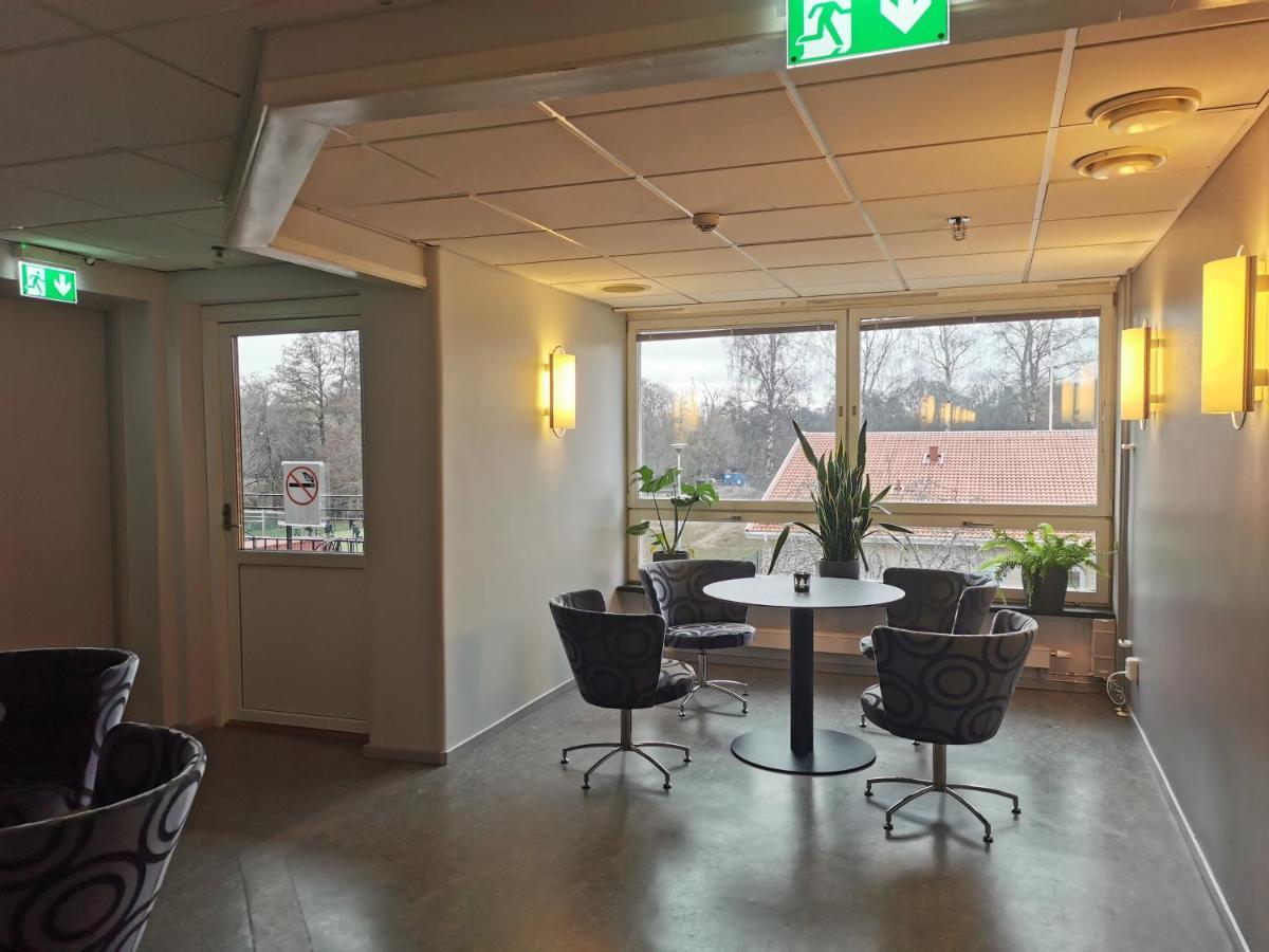 Broholm Bed&Breakfast Lidkoping Bagian luar foto